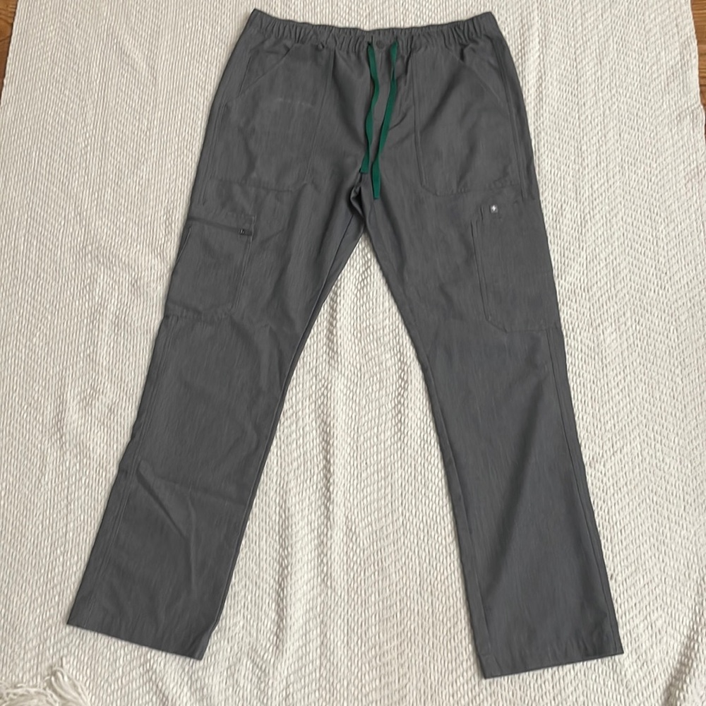 Men’s FIGS scrub pants